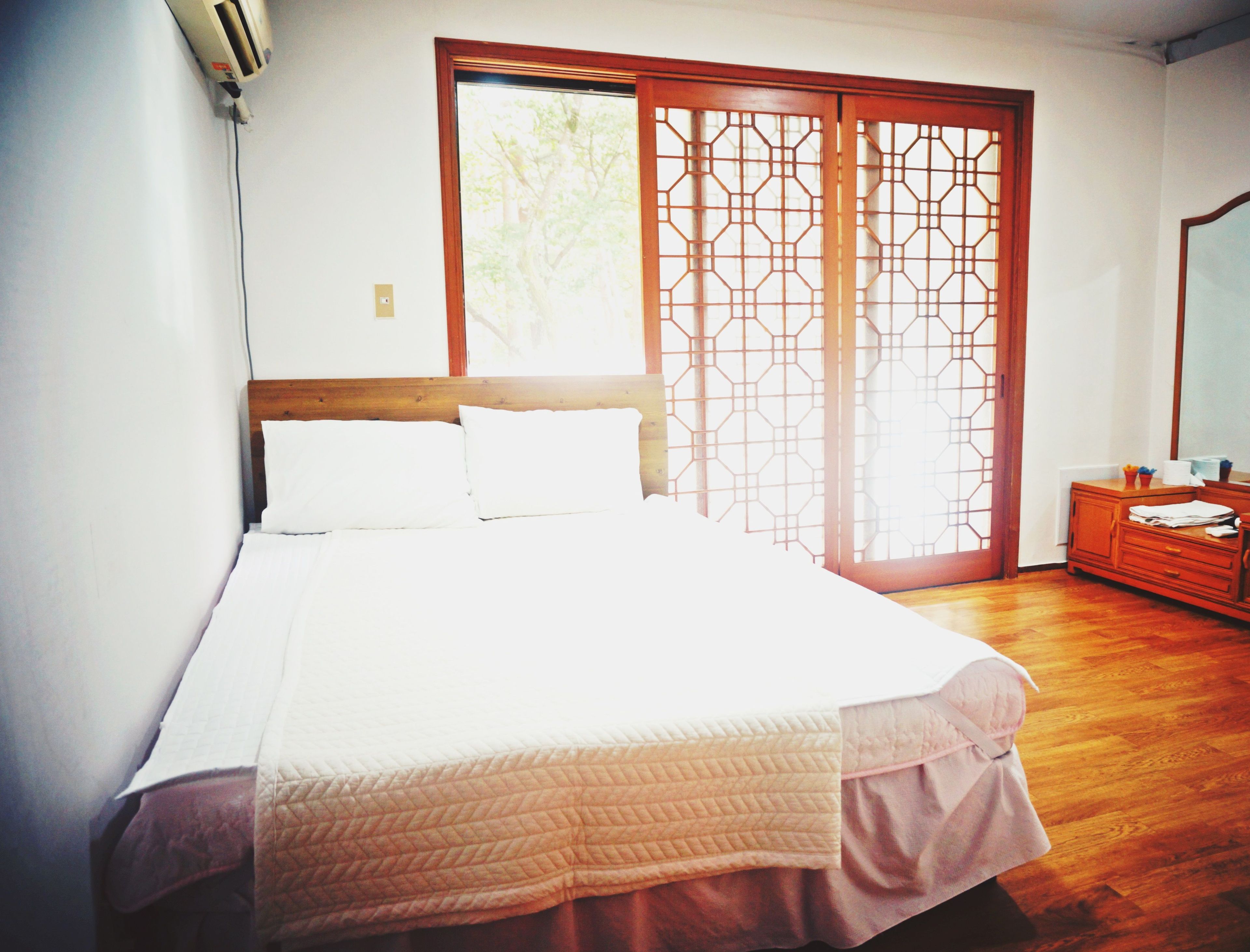 Sistema de insonorización, wifi gratis y ropa de cama 