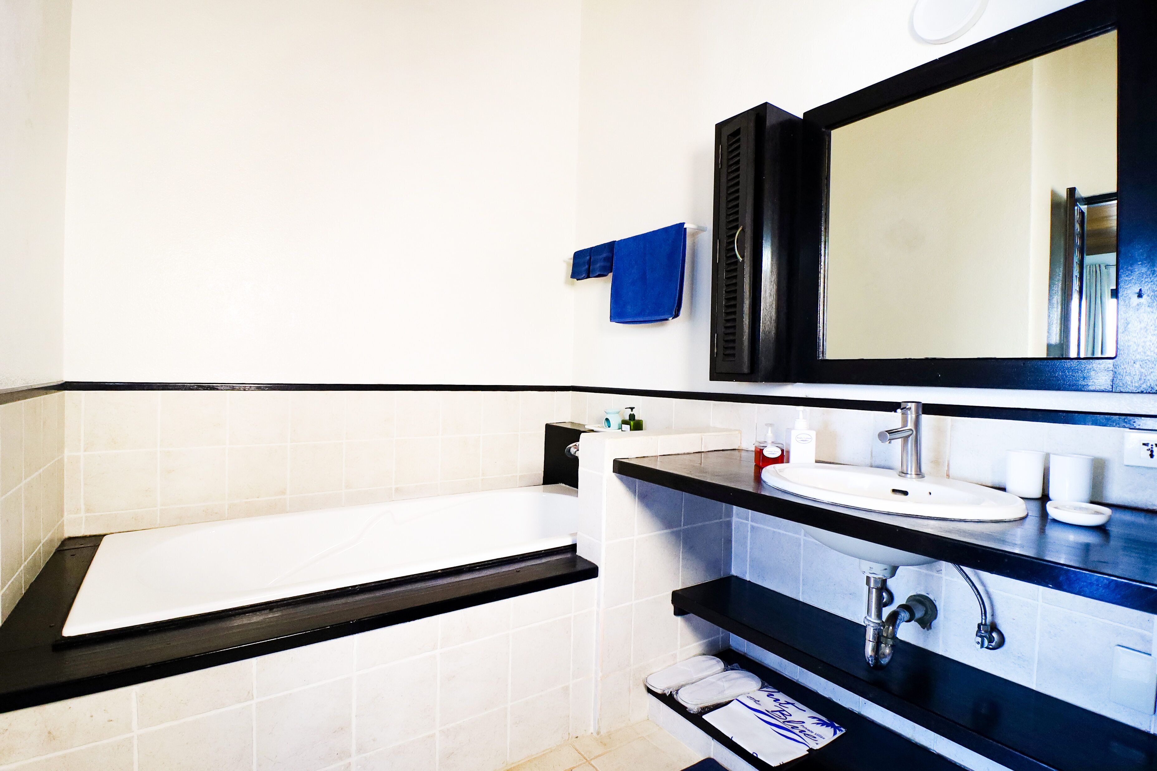 premium villa, 3 bedrooms, sea view | bathroom | free toiletries, hair dryer, bathrobes, slippers