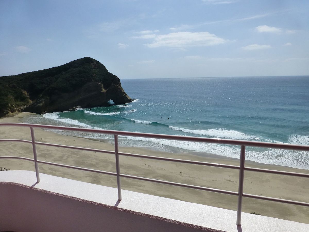 Pemandangan dari bilik