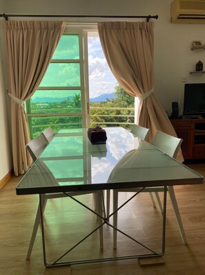 Familienapartment, 2 Schlafzimmer | Esszimmer