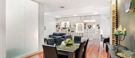 Business Apartment, 2 Bedrooms | In-room dining