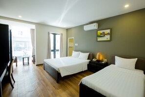 Minibar, in-room safe, desk, free WiFi - Sunflower Nha Trang (Nha Trang)
