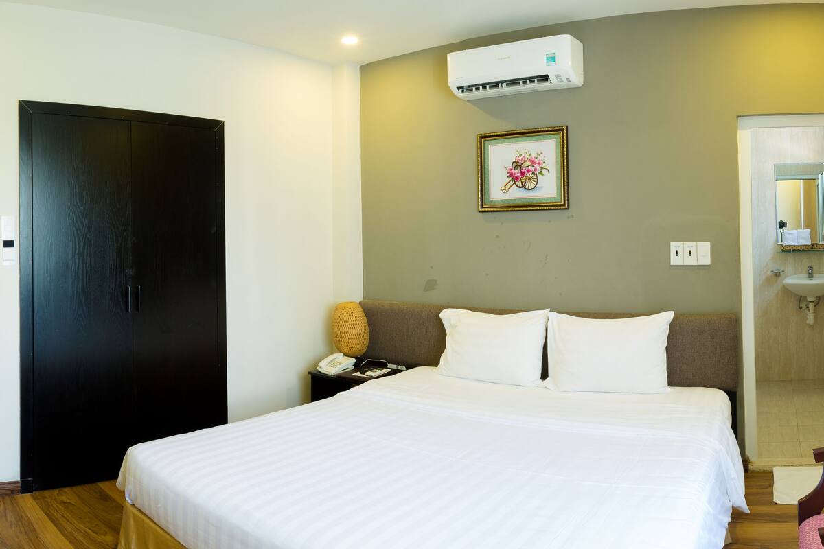 Standard Double Room (with Window)