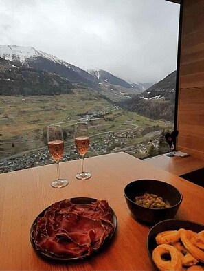 Chalet, Ensuite, Mountain View | Dining