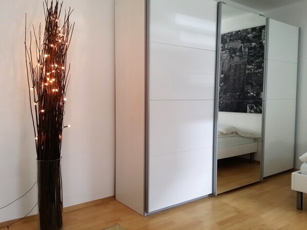 Design Condo, 2 Bedrooms, Non Smoking, Kitchen | Room amenity - FEWO Bochum (Bochum)