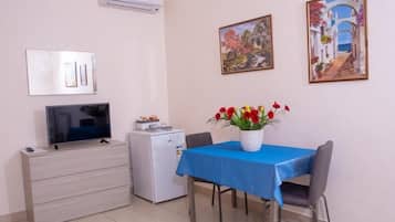 Camera matrimoniale, bagno privato (External) | Allergikerbettwaren, Daunenbettdecken, Betten mit Memory-Foam-Matratzen