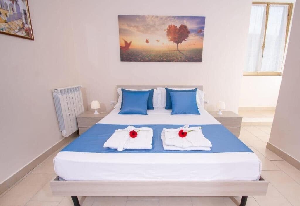 Camera matrimoniale, bagno privato (External) | Hypo-allergenic bedding, down comforters, memory foam beds, free minibar