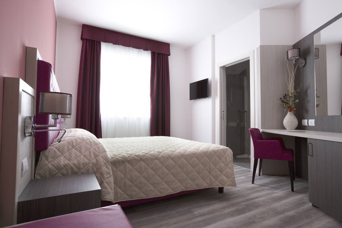 In-room safe, desk, blackout drapes, soundproofing