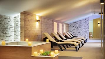 Sauna, bathtub spa, dan ruang uap