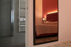 客房內保險箱、書桌、遮光布/窗簾、隔音