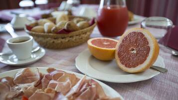 Alimentos y bebidas