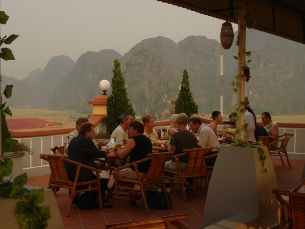 Spécialités Cuisine locale et internationale