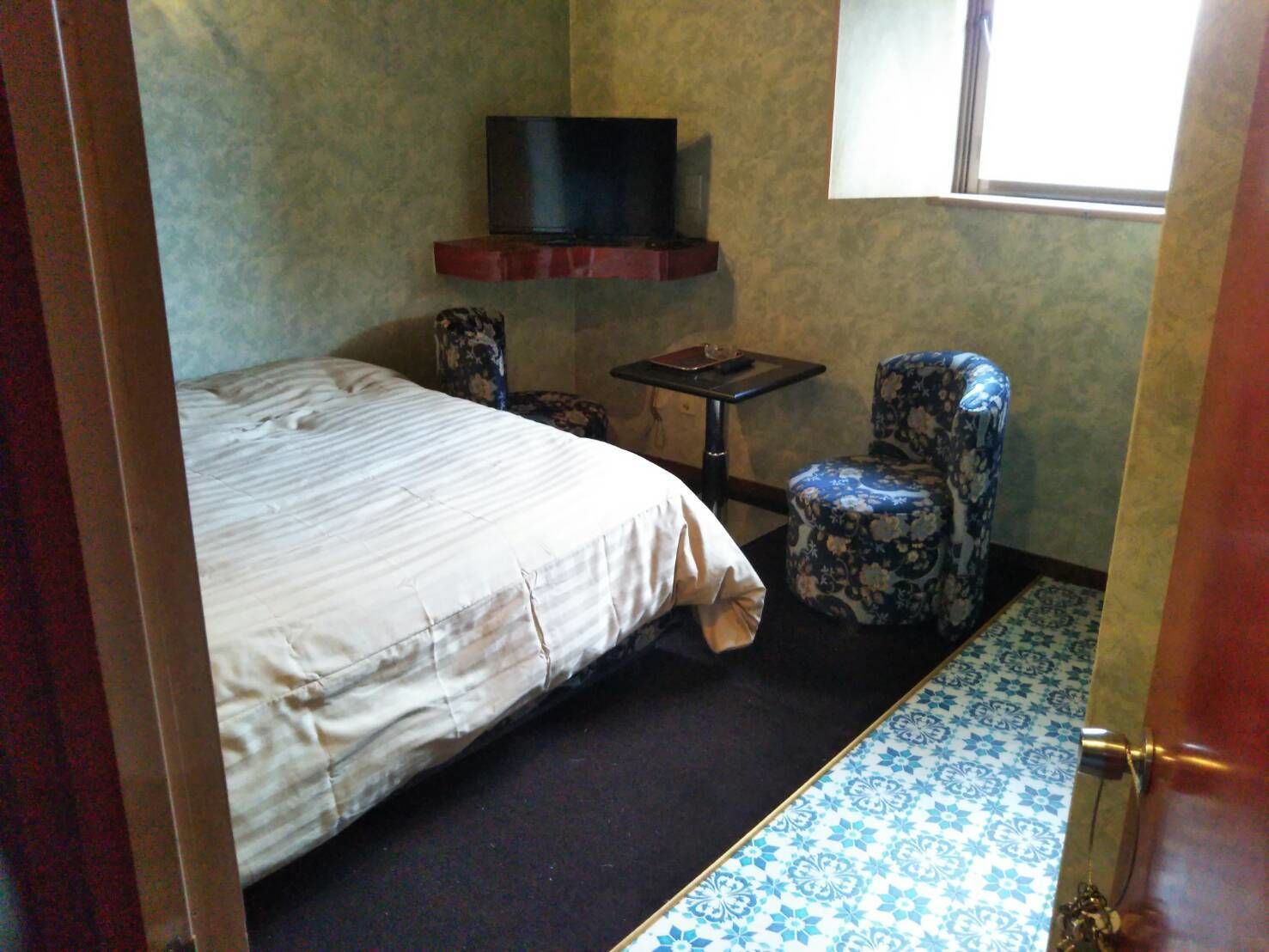 economy double room | soundproofing, free wifi, bed sheets