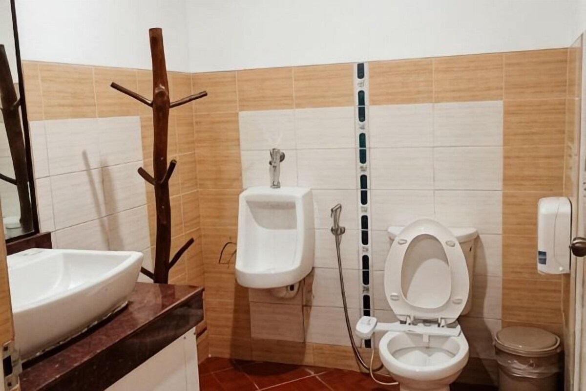 Bathroom | Shower, free toiletries, bathrobes, bidet