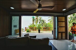 Terrace/patio - Noni's Resort (Alitagtag)