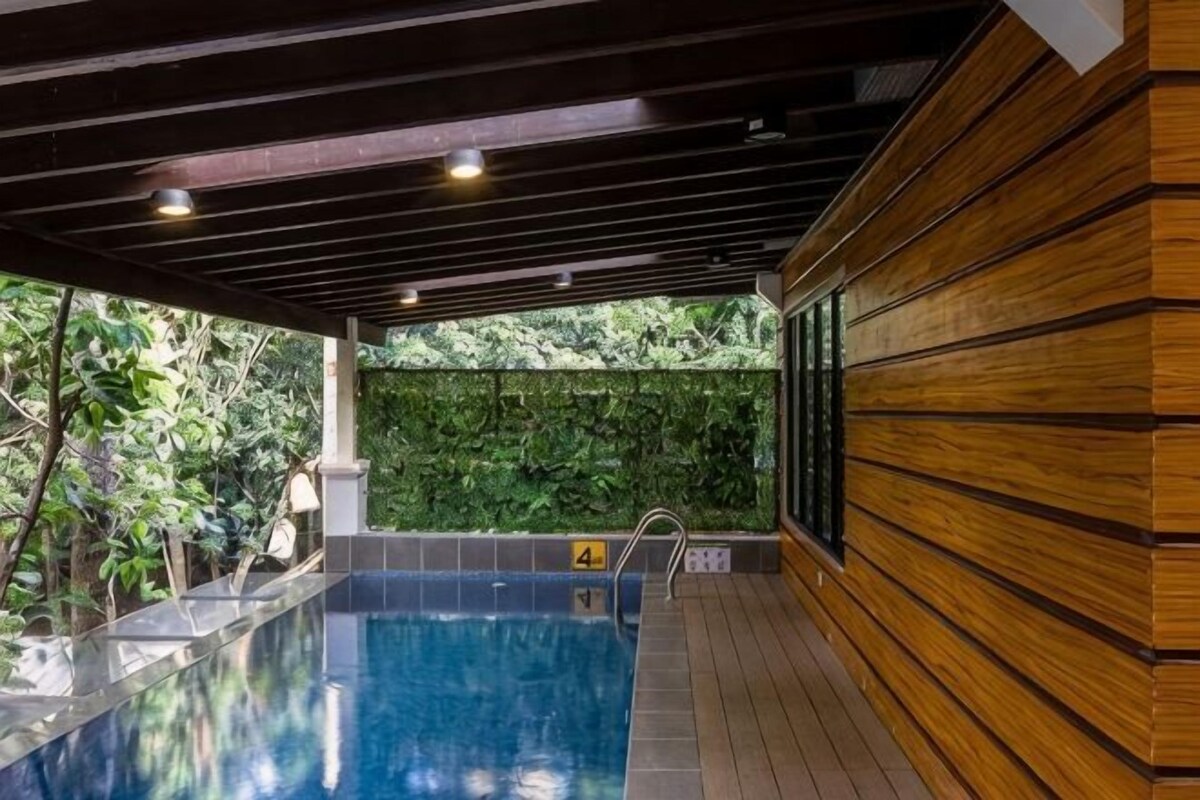 Pool | Indoor pool, outdoor pool, open 6 AM to 10 PM, sun loungers