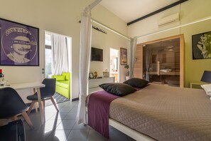 Suite Exclusive, 1 très grand lit, piscine privée | 1 chambre, literie de qualité supérieure, matelas mémoire de forme