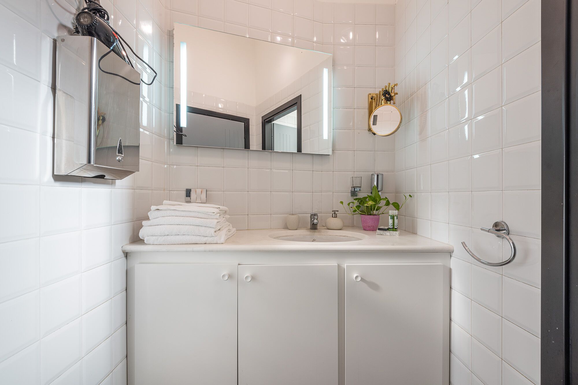 Photo - Snob Luxury Suite