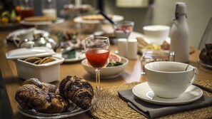 Daily local cuisine breakfast for a fee - Snob Luxury Suite (Cagliari)