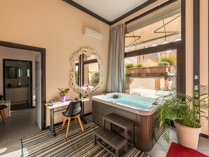 Exclusive Suite, 1 King Bed, Private Pool