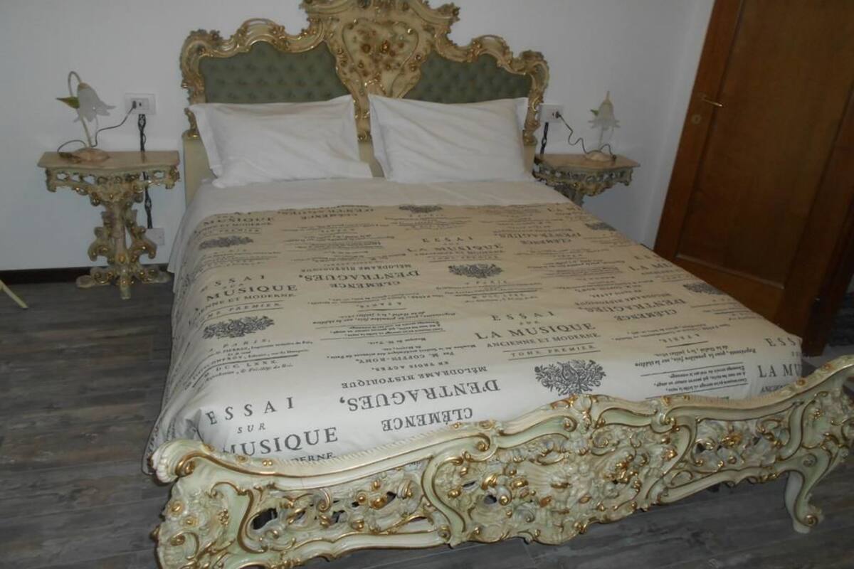 Pillowtop beds, individually decorated, individually furnished