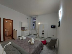 Basic-Dreibettzimmer, eigenes Bad