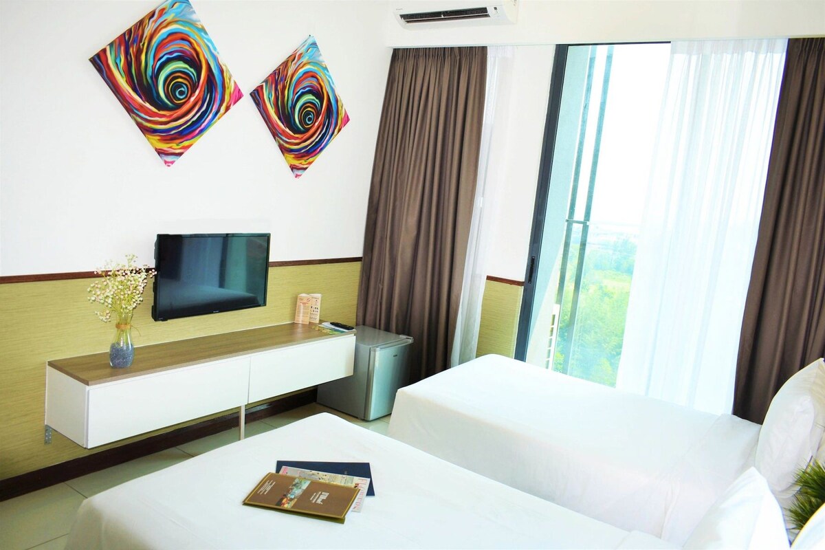 Minibar, desk, iron/ironing board (on request), WiFi (free)