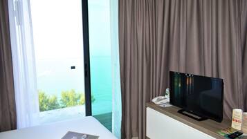 Studio | Minibar, desk, iron/ironing board, free WiFi