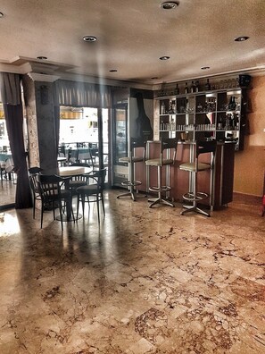 Bar (en la propiedad)