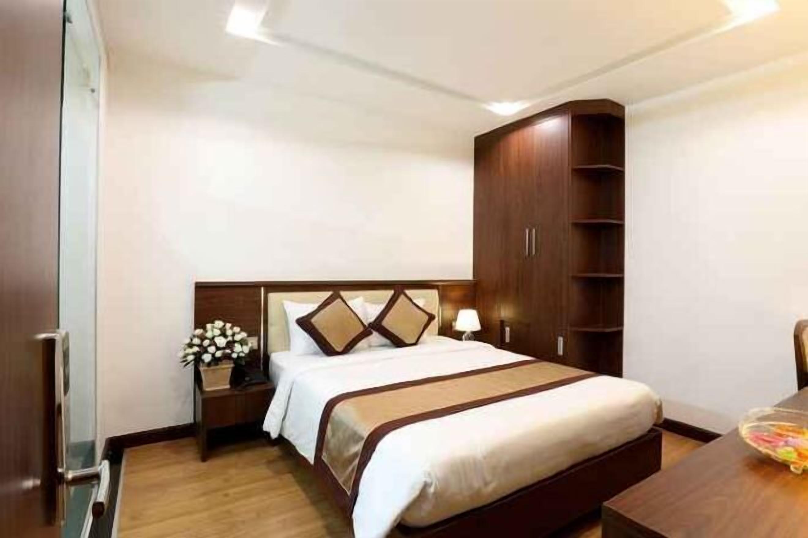 Minibar, in-room safe, desk, blackout curtains