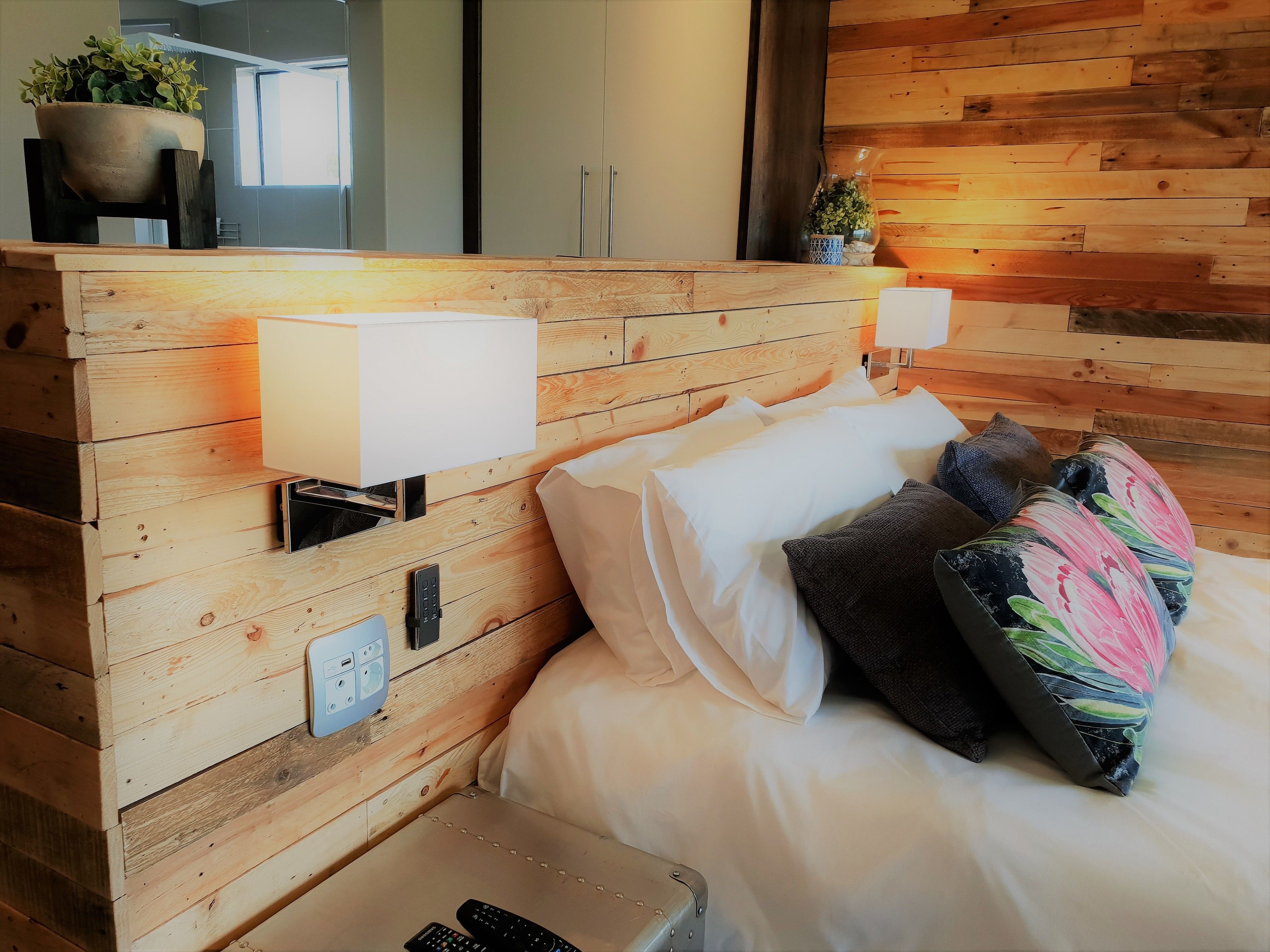 Chambre exécutive double, 1 grand lit, vue sur le fleuve | Literie de qualité, décor unique, ameublement unique