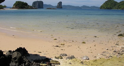 Melina's Beach Front Bungalow