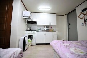 Family Room (2 - 4 Double Beds) | Private kitchenette