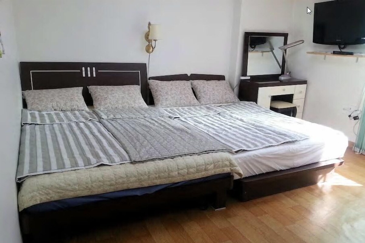Room (2 Double Beds - 3)
