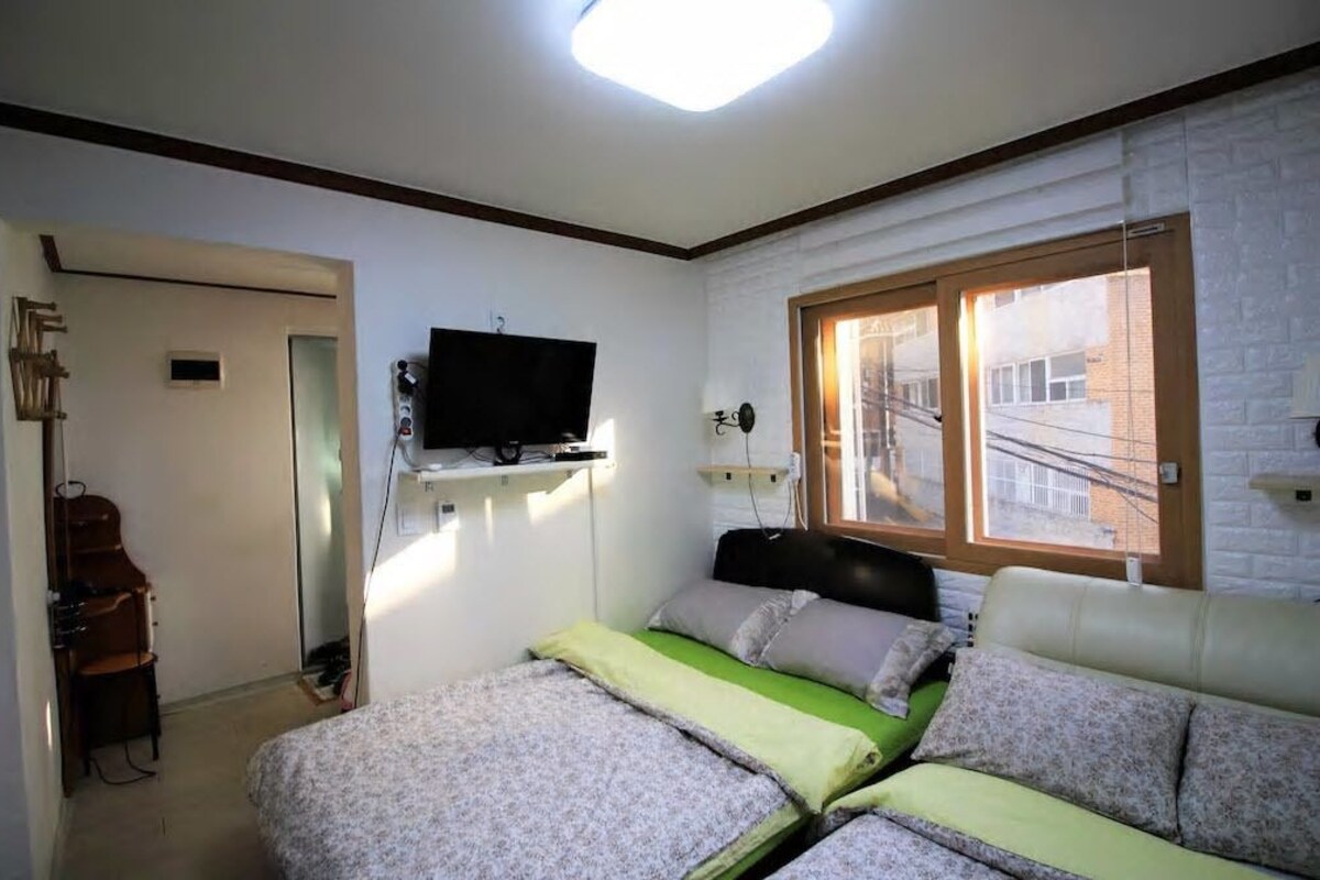 Room (Double & Single Bed - 1)
