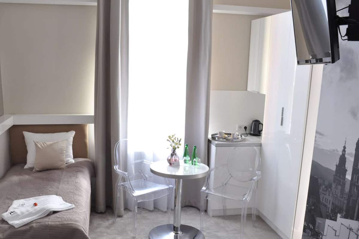 Classic Apartment, 2 Twin Beds | Premium bedding, iron/ironing board, rollaway beds (surcharge)