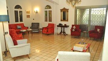 Kawasan tempat duduk lobi