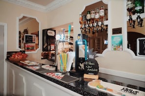 Bar (on property) - The Waverley Hotel (Crewe)