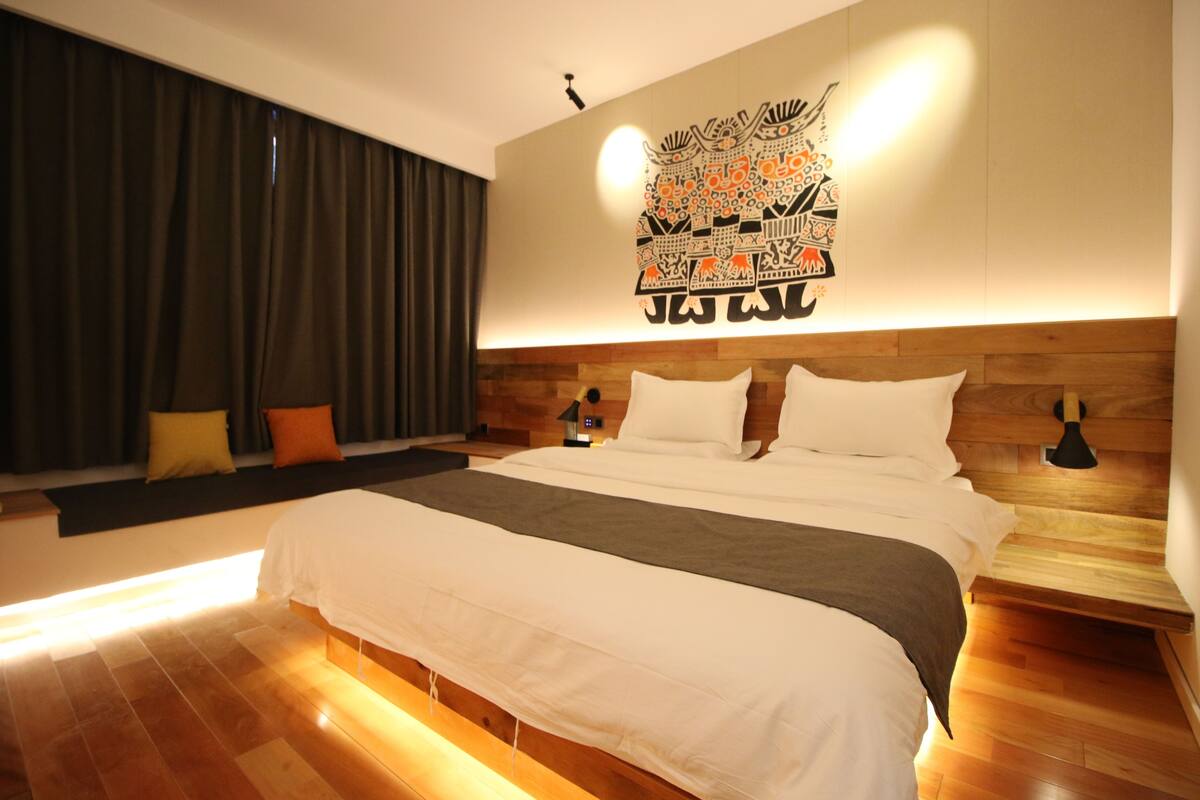 Comfort King Room | In-room safe, desk, blackout curtains, soundproofing