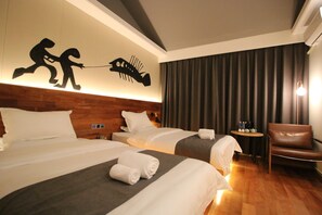 Standard Twin Room | In-room safe, desk, blackout curtains, soundproofing