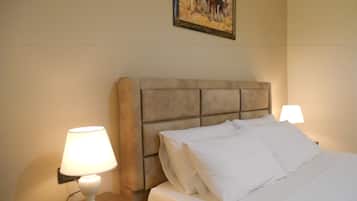 Double Room, 1 Bedroom, Non Smoking, Side Beach View | Desk, iron/ironing board, free WiFi, bed sheets
