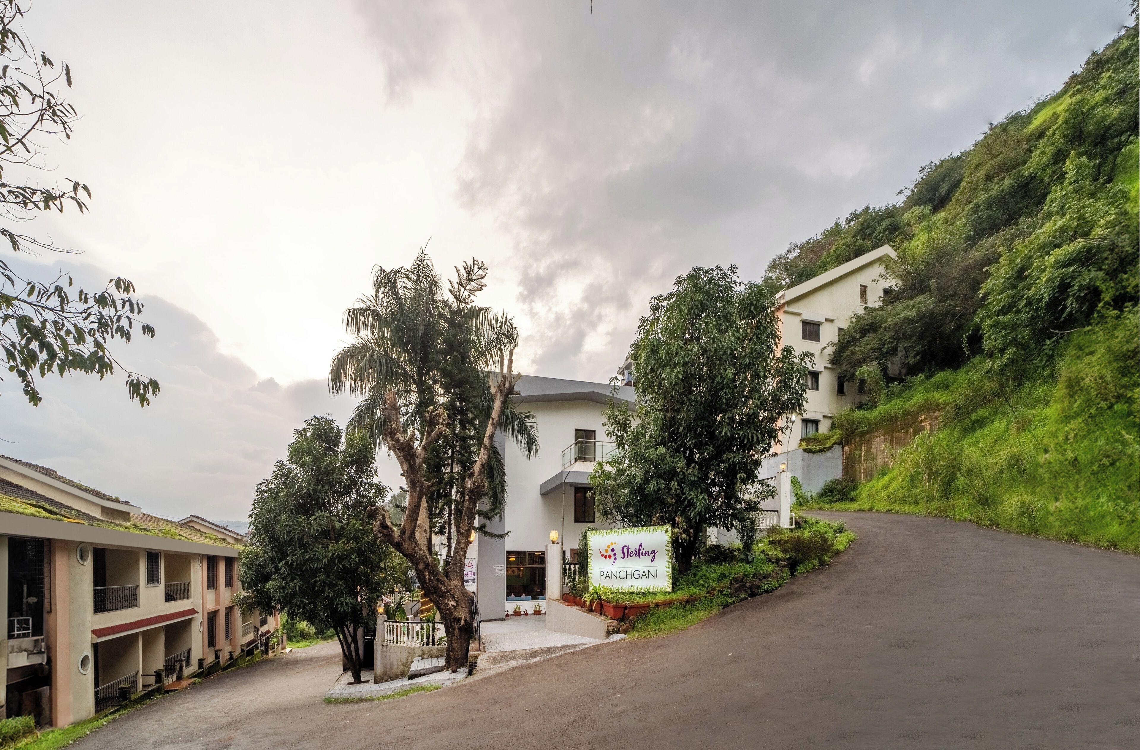 A building with a sign reading "Sering Panchgani."