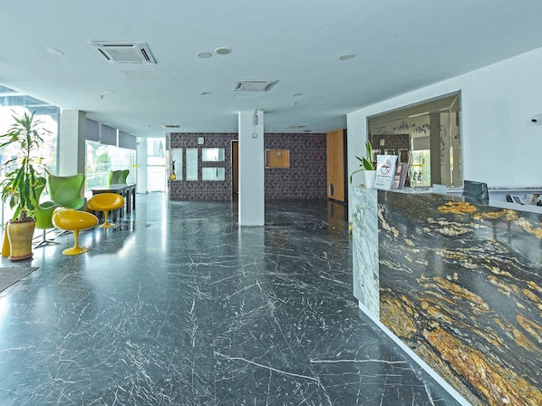 Reception - Capital O 90130 Sawadee Hotel (Johor Bahru)
