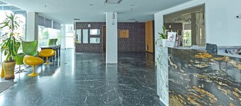 Capital O 90130 Sawadee Hotel