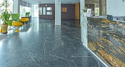 Capital O 90130 Sawadee Hotel