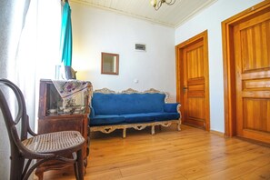 Living area - Alaybey Ada Evi (Bozcaada)
