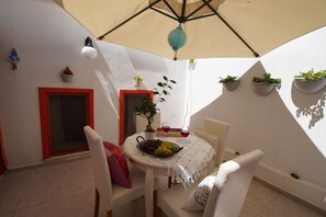 Comfort Room, Garden View | Teres/patio