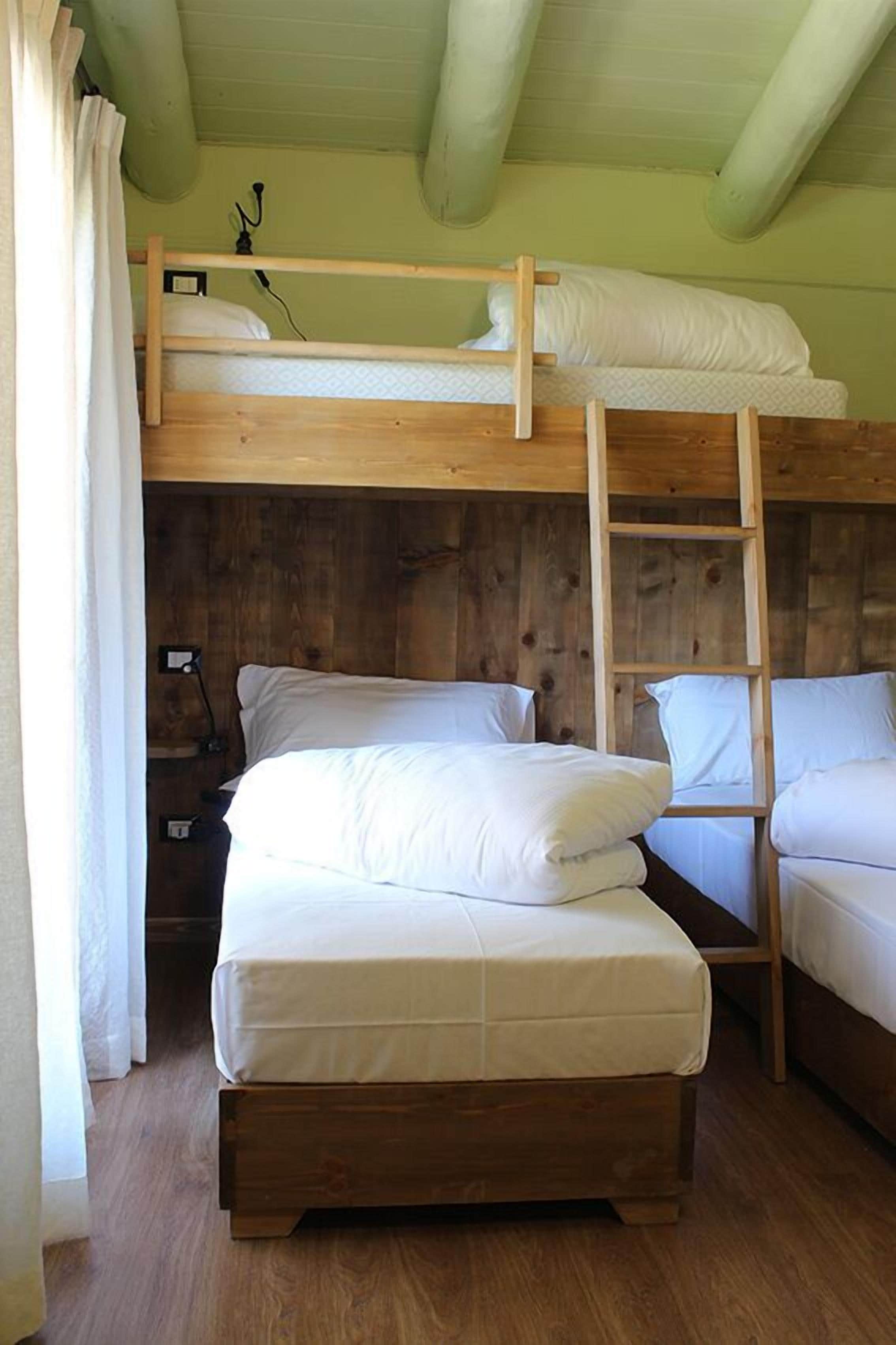 triple room | cots/infant beds, free wifi