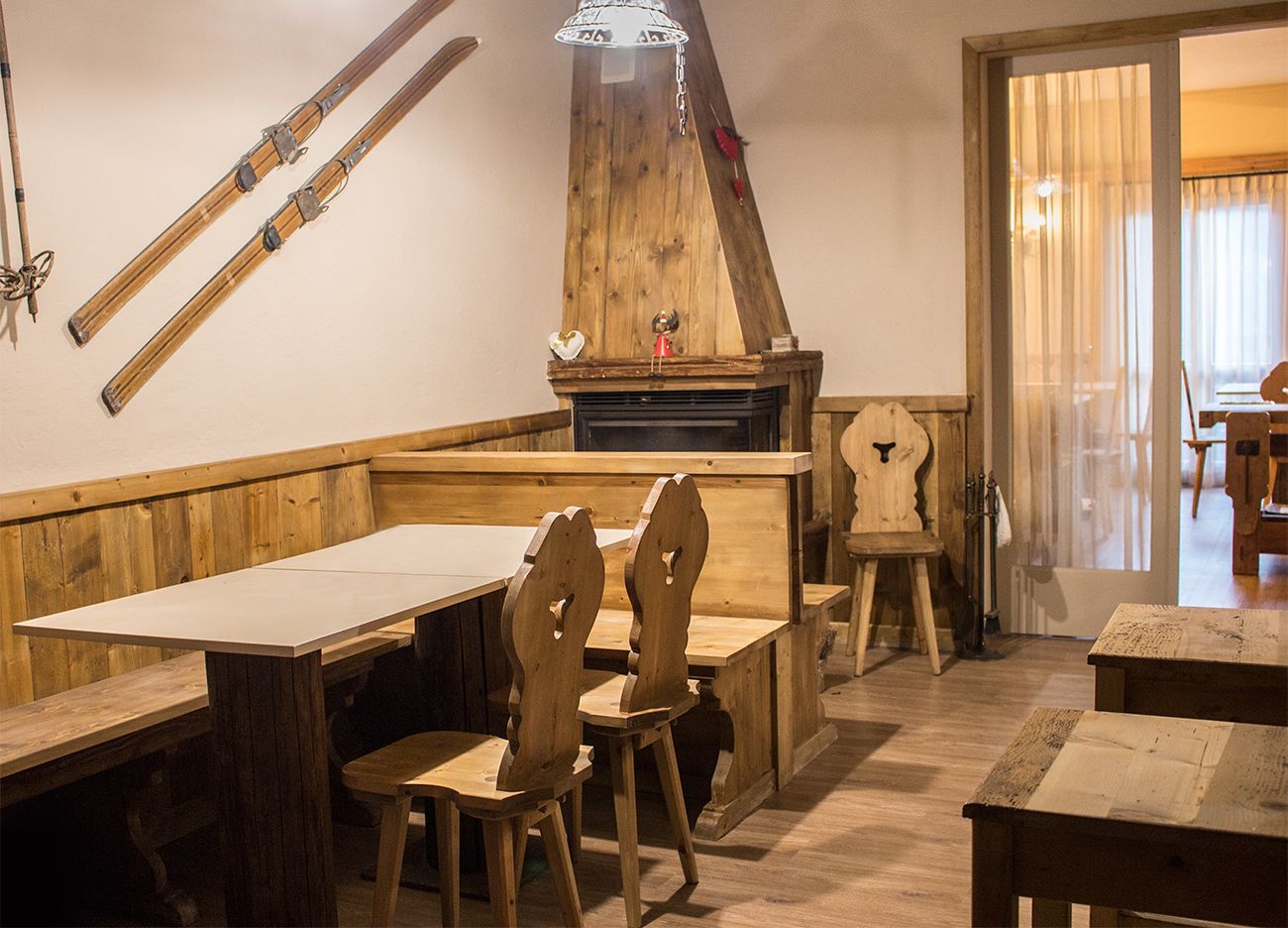 free daily cooked-to-order breakfast