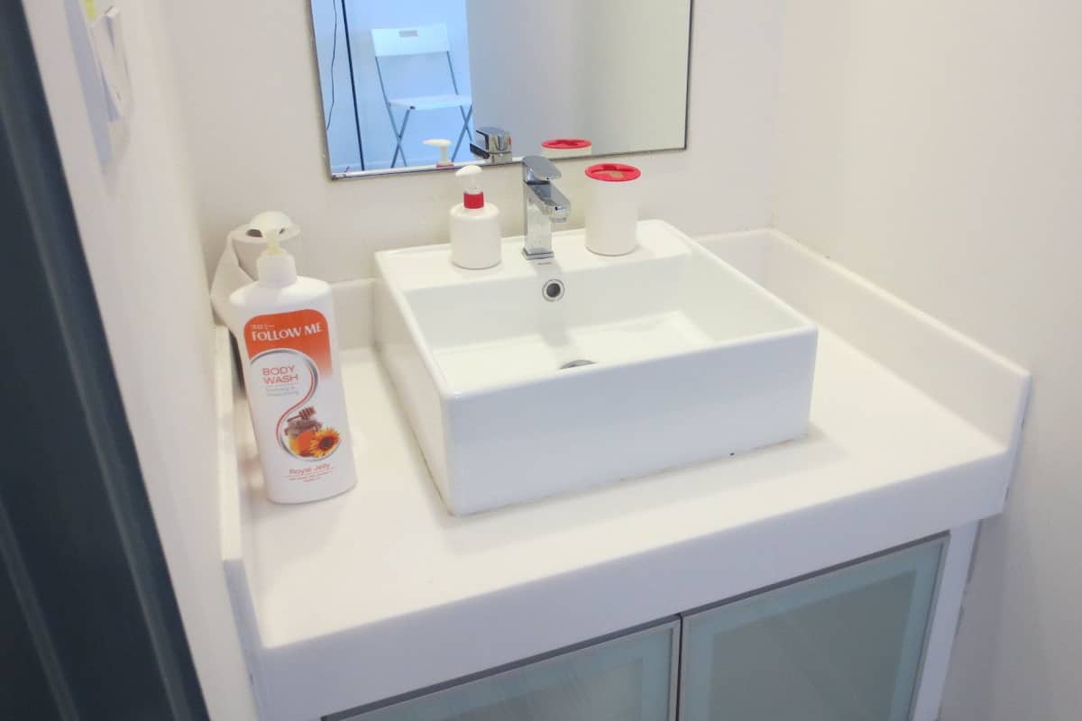 Bathroom sink